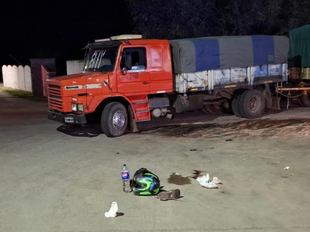 Motociclista herido tras chocar con un camin